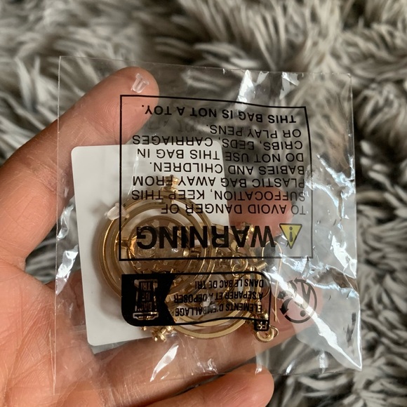 NWOT Harry Potter Time Turner Swiveling Hourglass Rotating Time Earrings Gold - Picture 4 of 7